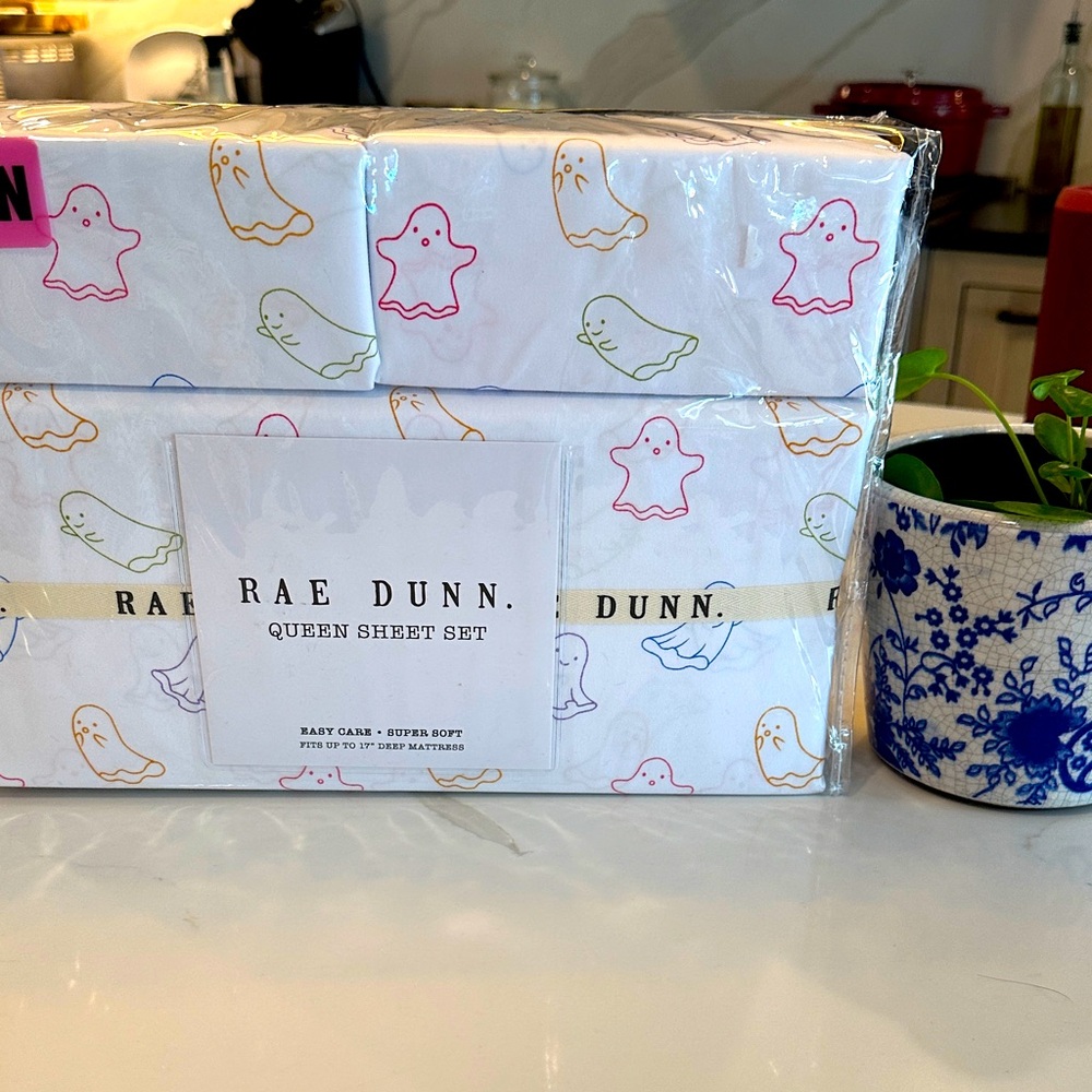 Rae Dunn Halloween Queen Sized Ghost sheet set 🎃 👻 NWT